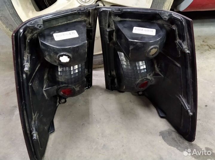 Фонарь левый Jeep Grand Cherokee