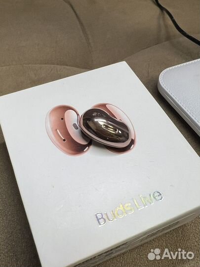 Galaxy Buds Live правы наушник