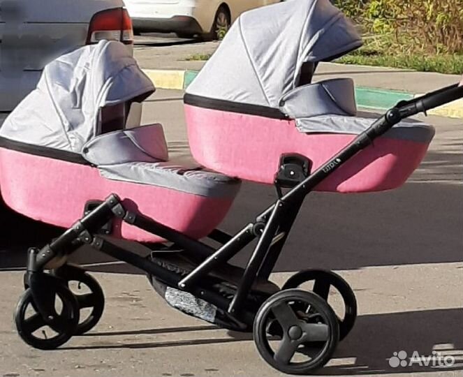 Коляска для двойни, погодок