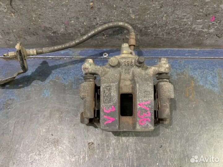 Суппорт задний левый Infiniti G V36