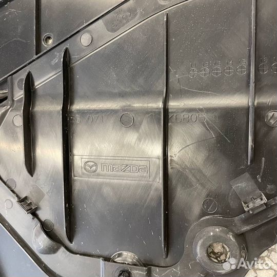 Пыльник двигателя (защита) пластик Mazda