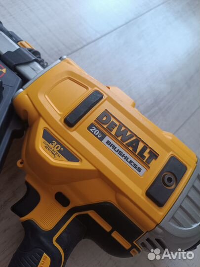 Нейлер аккумуляторный dewalt
