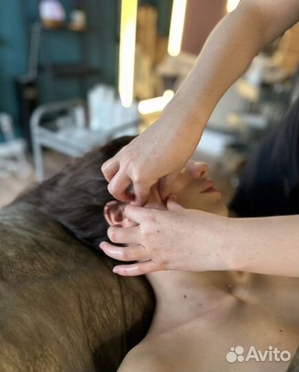 Массажист лица