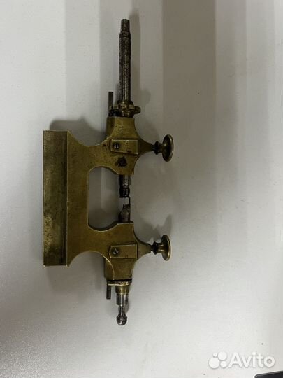 Часовой токарный станок, цапф машина