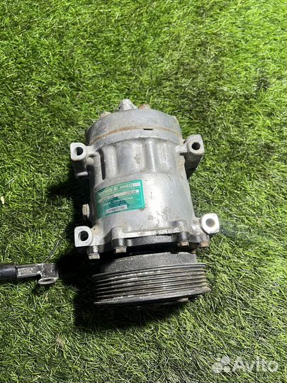 Компрессор кондиционера Mitsubishi Carisma 1.9D