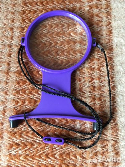 Книги и журналы по вышивке, лупа и линейка