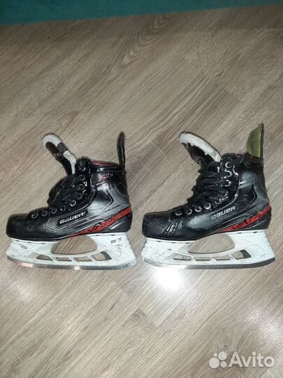 Коньки хоккейные