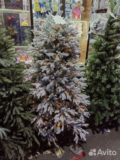 Елка искусственная заснеженная с гирляндой