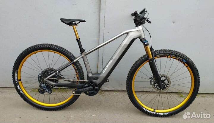 Cube Reaction Hybrid Limited Edition M 750 29