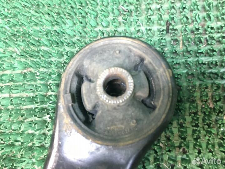 Рычаг подвески передний правый Toyota Corolla E120