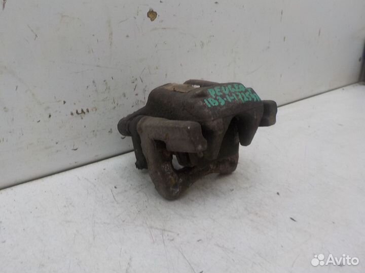 Суппорт тормозной задний левый на Peugeot 407 4401G4