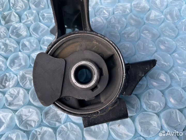 Подушка двигателя правая Acura Mdx YD1 J35A5 2004