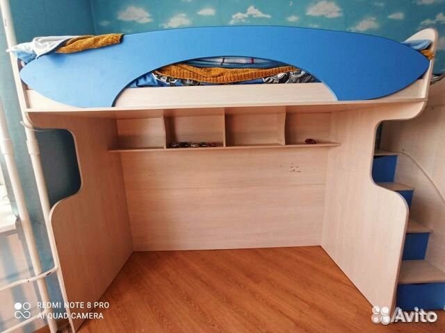 Двухэтажная (двухъярусная) кровать