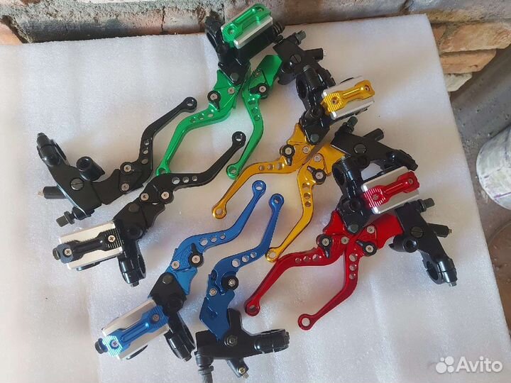 Ручки сцепления и тормоза на мотоцикл