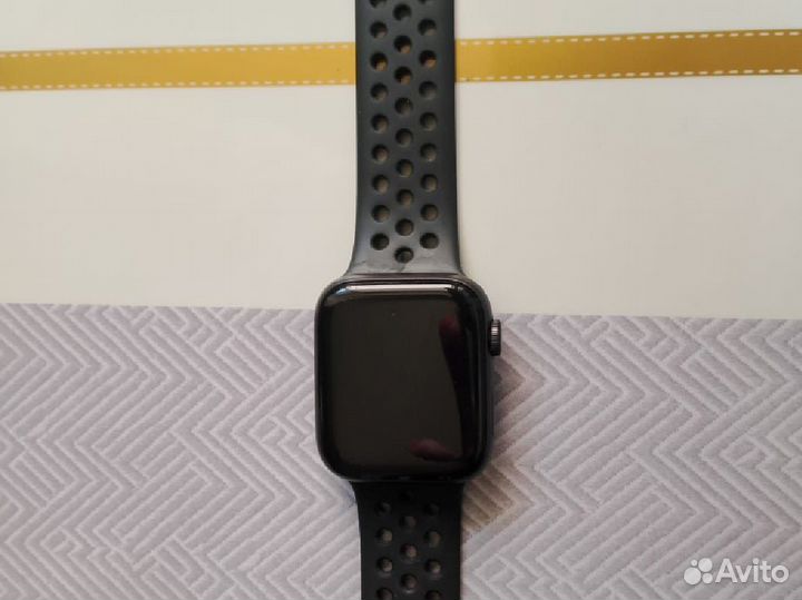 Часы Apple Watch SE 44 mm nike