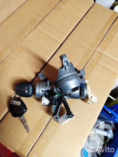 Замок зажигания с ключом Mitsubishi Outlander XL