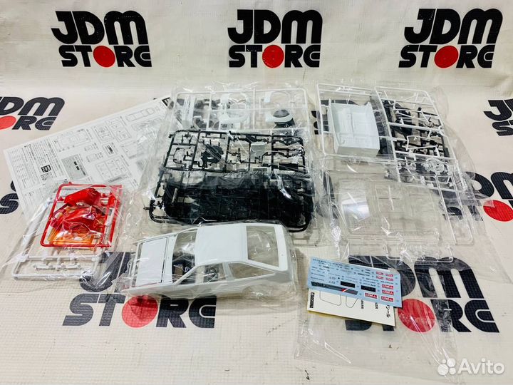 Сборная модель Toyota Corolla Levin TRD AE86 '83