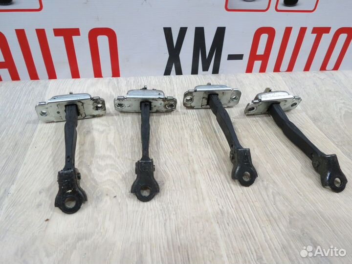 Ограничитель двери Kia Rio 3