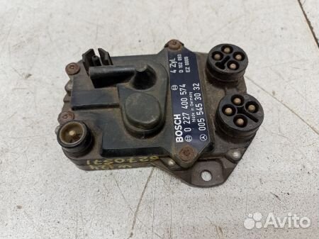 Блок управления зажиганием (коммутатор)