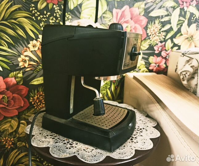 Кофеварка DeLonghi EC 155 рожковая