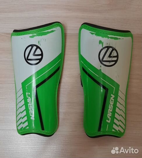 Щитки футбольные детские