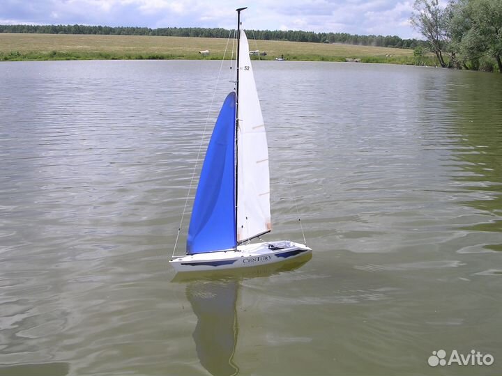 Радиоуправляемая яхта Century 750, сломана мачта