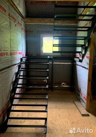 Г-образная лестница