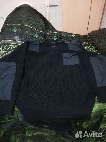 В военном стиле свитер