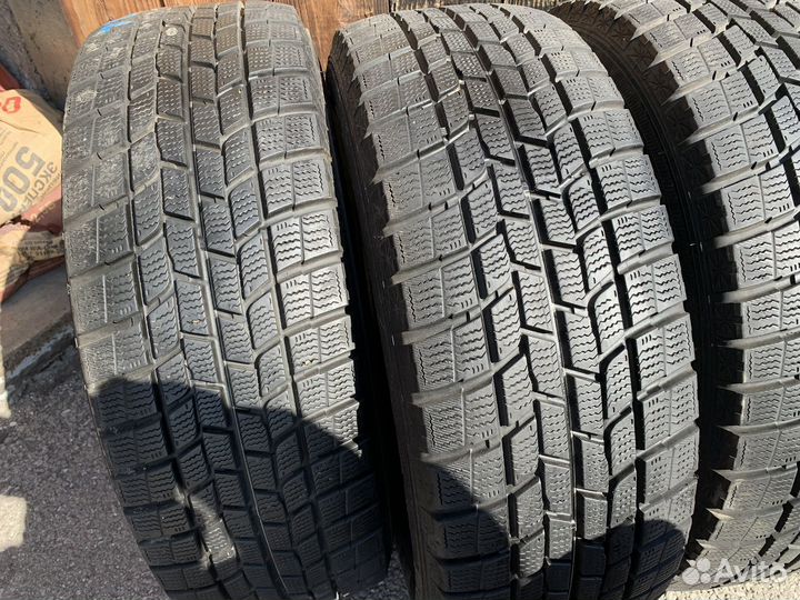 Goodyear Ice Navi 6 215/60 R16
