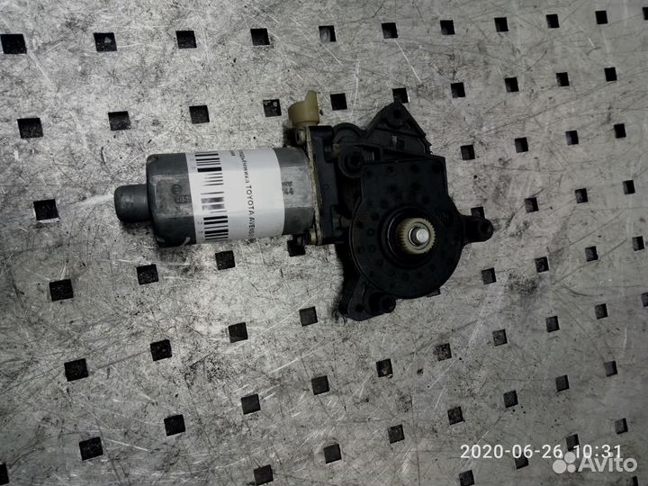 Моторчик стеклоподъемника Toyota Avensis