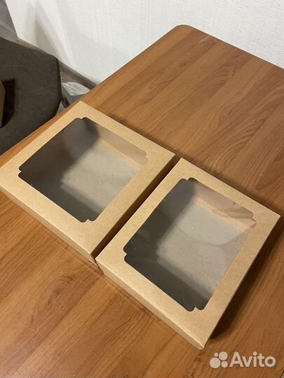 Крафтовые коробки с окошком и без