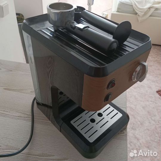 Кофеварка рожковая Polaris OCM 1524E Wood