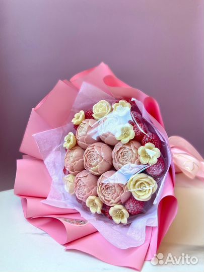 Цветы из шоколада, букет пионов