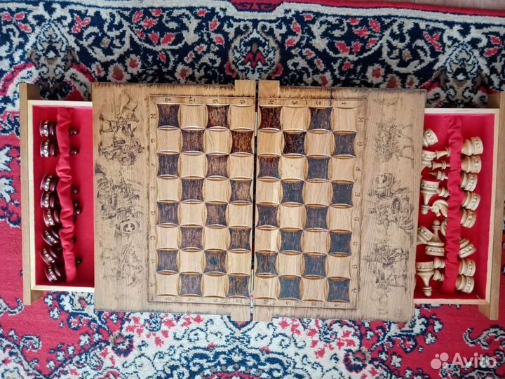 Книга шахматы резная