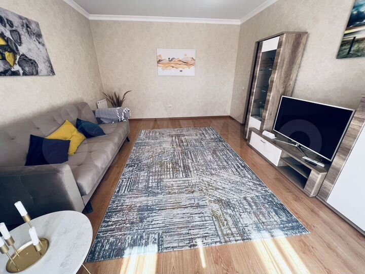 2-к. квартира, 73 м², 3/14 эт.