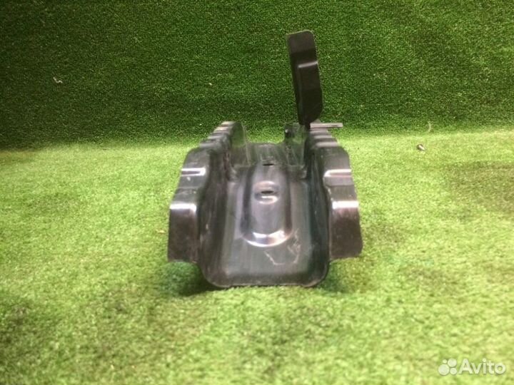 Кронштейн передний правый Lexus Rx350 2009-2015