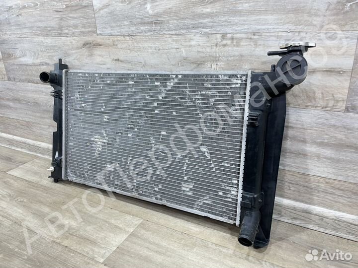 Радиатор охлаждения двигателя Avensis 2 / Corolla