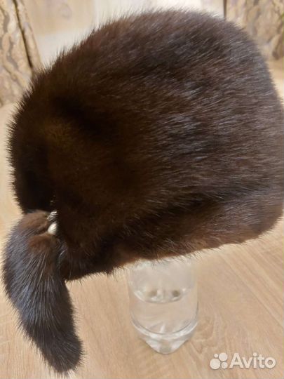 Женские меховые шапки