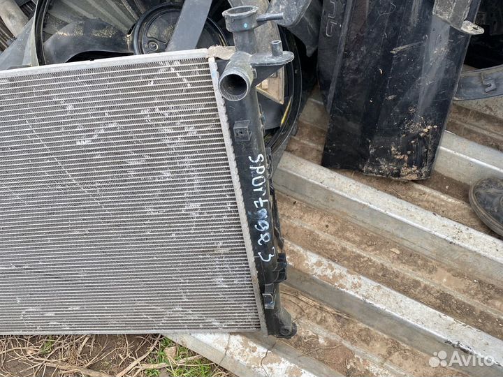 Радиатор охлаждения Kia Sportage 3