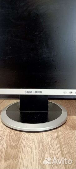 Монитор Samsung