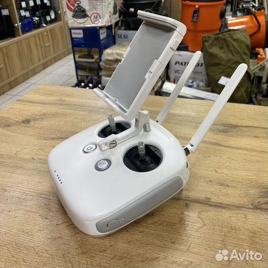 Квадрокоптер DJI Phantom 3 Advanced