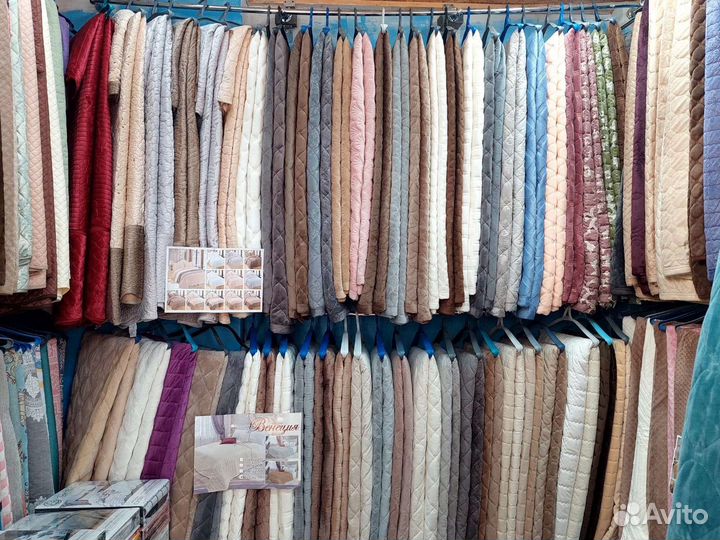 Пледы и покрывало