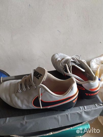 Футбольные бутсы adidas 43,5 Nike 38,5