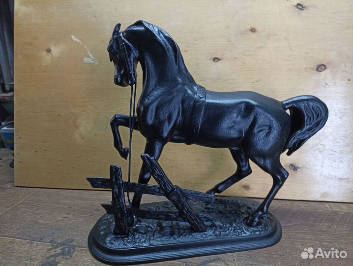 Конь у плетня. Большой. 1959 год. Куса. Чугун.СССР