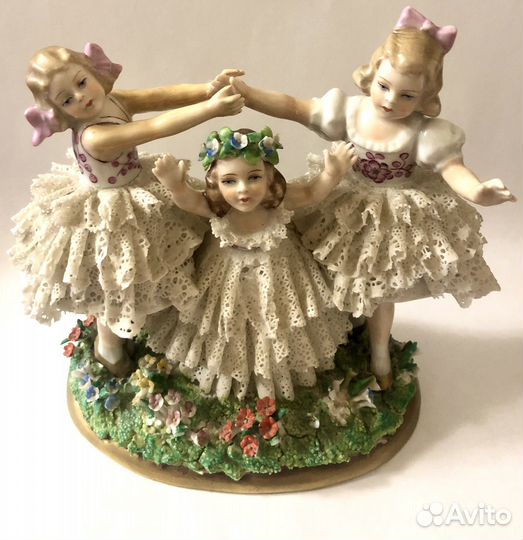 Антикварная статуэтка Sitzendorf