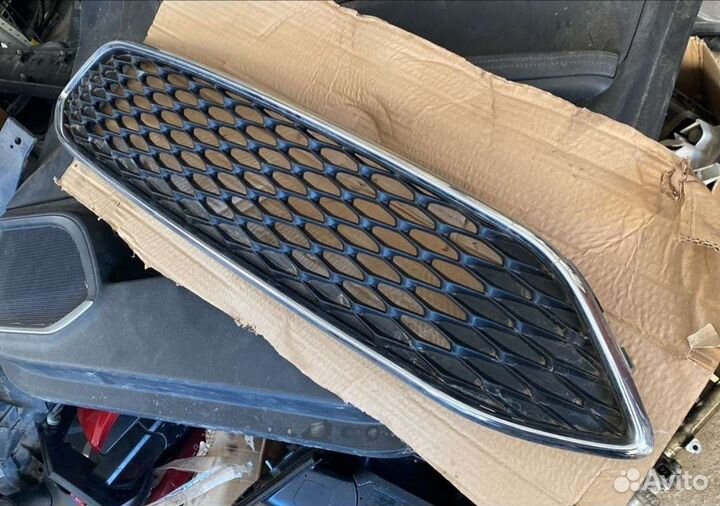 Решетка радиатора Ford Focus 3 рестайлинг