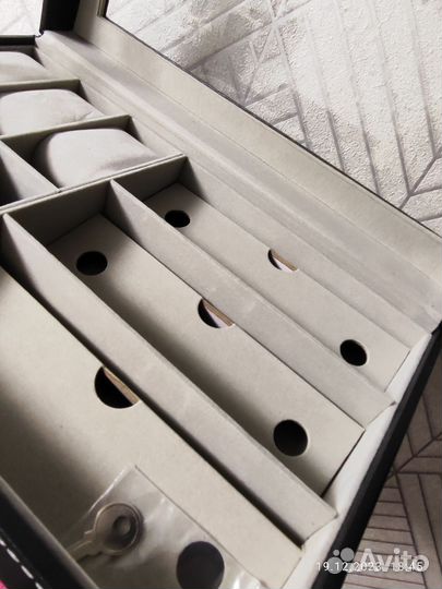 Шкатулка для хранения часов