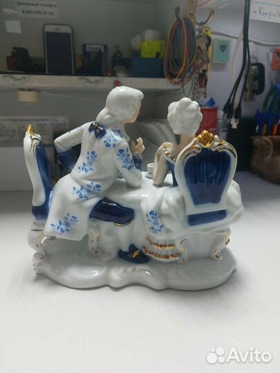 Статуэтка фарфор