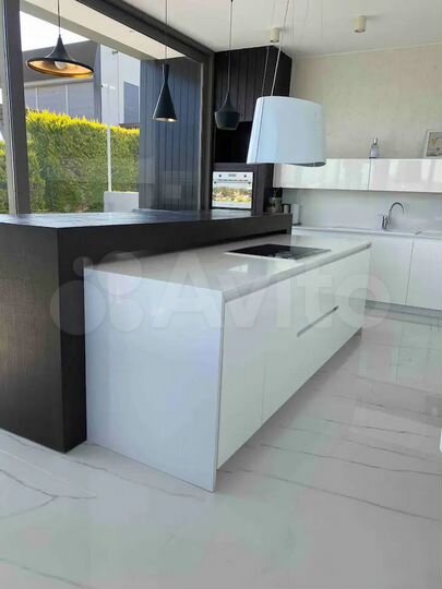 Дом 325 м² на участке 11,4 сот.