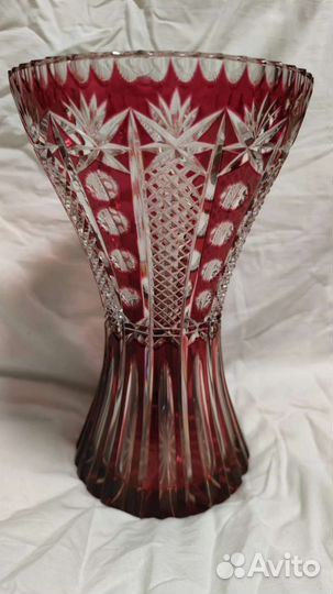 Ваза для цветов цветной хрустальная